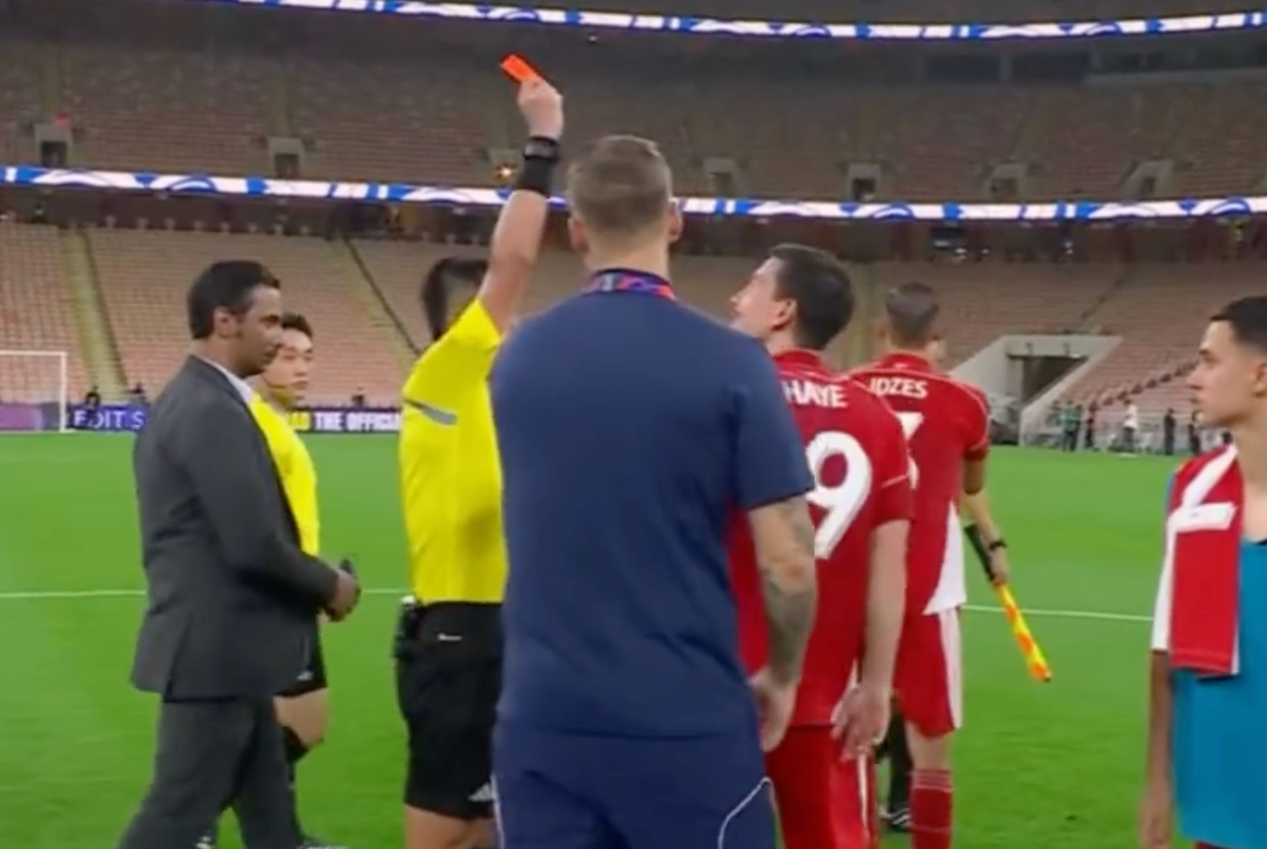 张黄牌给了, 判罚都对印, zvzs